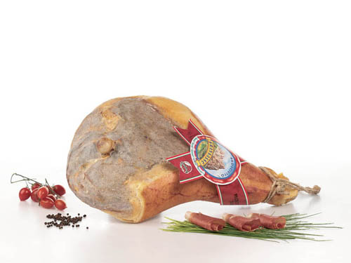 'Gran Sasso' seasoned ham with bone (Click here to enlarge)