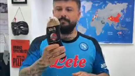 Vincenzo Abbate realizza una pizza Nduja e Salsiccia fresca Sorrentino